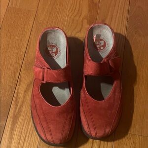 MERRELL Topo Clutch Red Suede Mary Jane Comfort Shoes size 10
